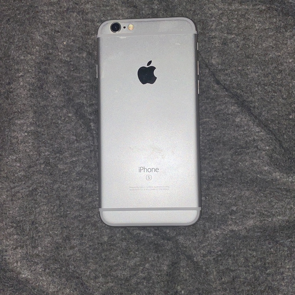 iPhone S - Picture 2 of 2
